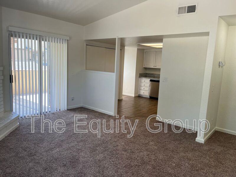 4054 W Meadow Ave - Photo 2 of 11
