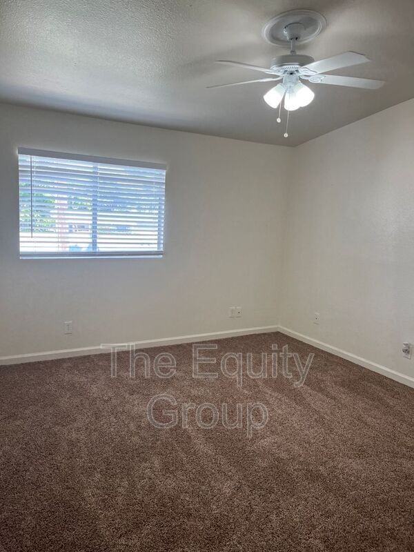 4054 W Meadow Ave - Photo 6 of 11