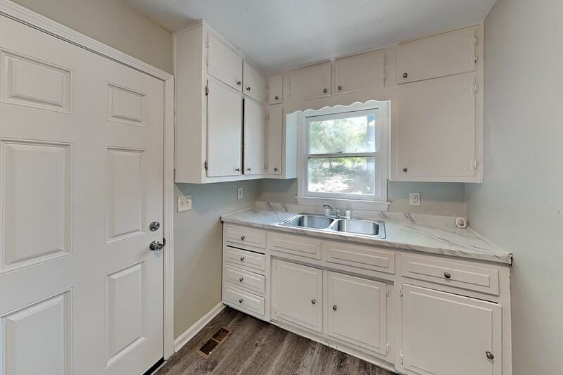 441 13th Ave Nw - Photo 5 of 17