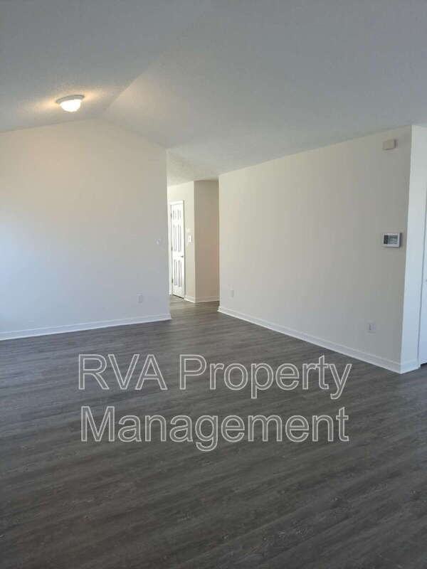 605 Sidney St - Photo 3 of 15