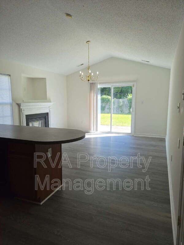 605 Sidney St - Photo 4 of 15