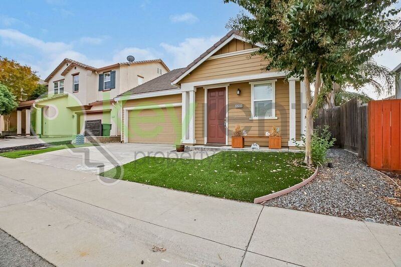 1233 Manza Cir - Photo 3 of 32