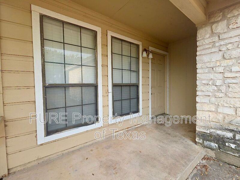 1015 Woodlief Trl - Photo 2 of 17
