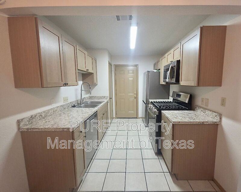 1015 Woodlief Trl - Photo 6 of 17