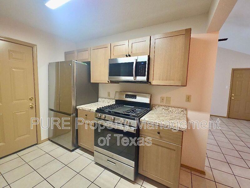 1015 Woodlief Trl - Photo 7 of 17