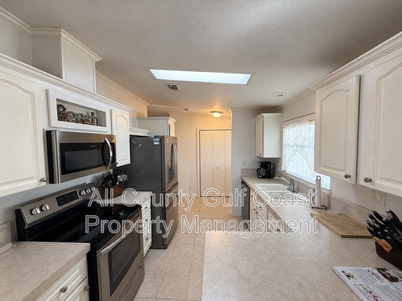 9808 Cape Haze Cir - Photo 4 of 18