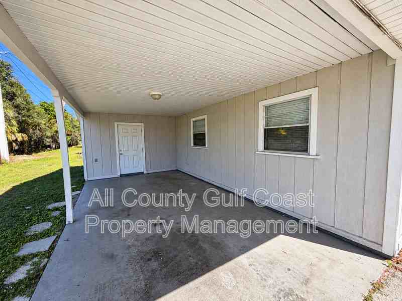 1905 57th Ave W - Photo 2 of 8