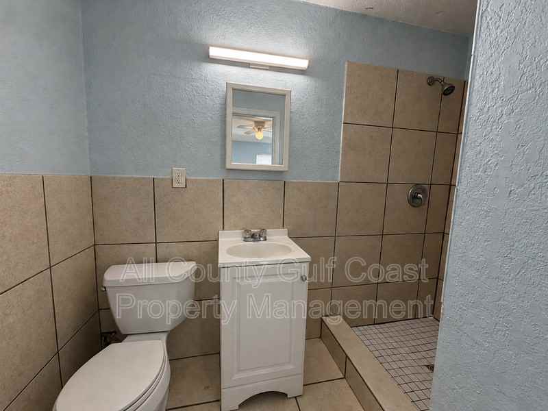 2418 10th St W - Photo 3 of 8
