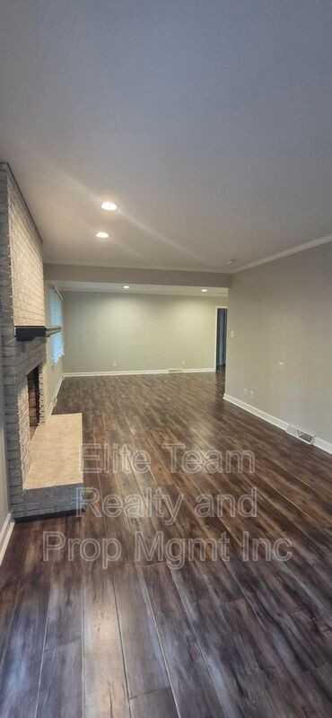 213 Pelham Ln - Photo 5 of 28