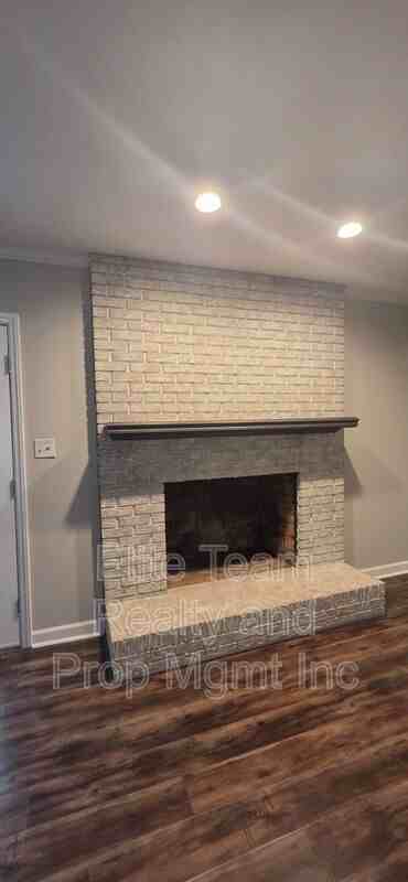 213 Pelham Ln - Photo 6 of 28