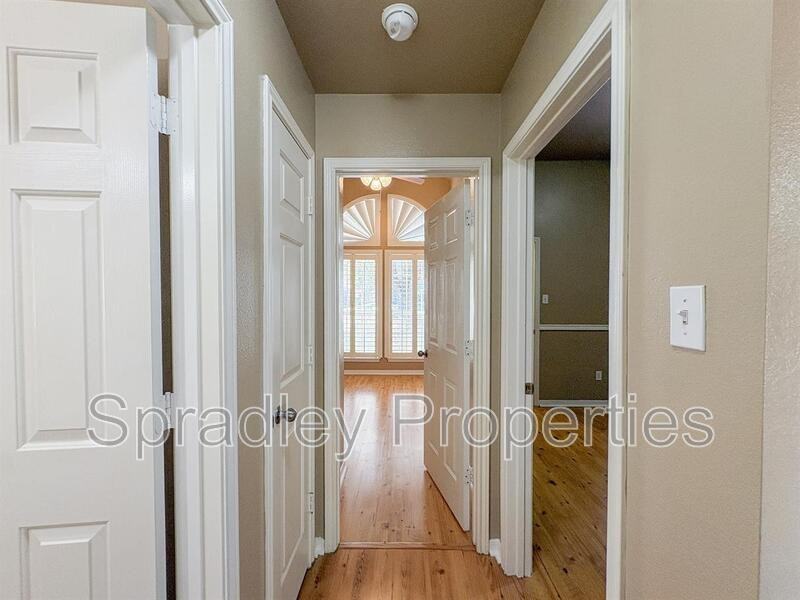2318 Kingsbury Dr - Photo 6 of 19