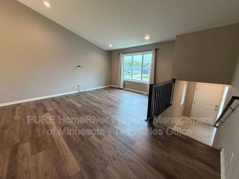 3453 Ridgeline Dr Se - Photo 2 of 28