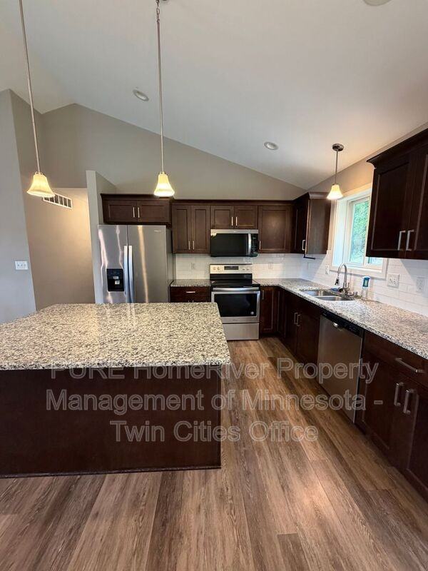 3453 Ridgeline Dr Se - Photo 4 of 28