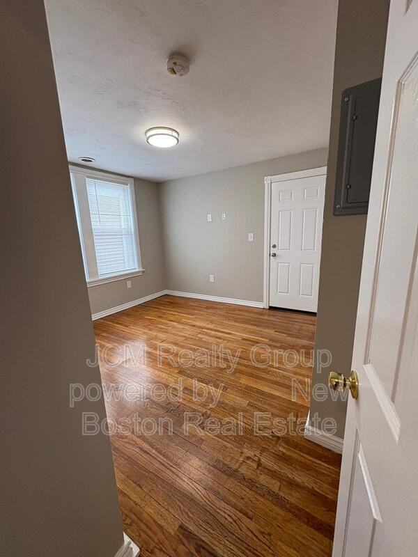 38 Neptune St #2R2ndFL - Photo 2 of 11