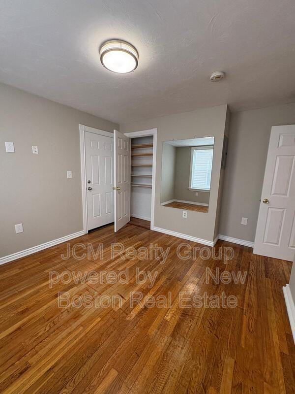 38 Neptune St #2R2ndFL - Photo 4 of 11