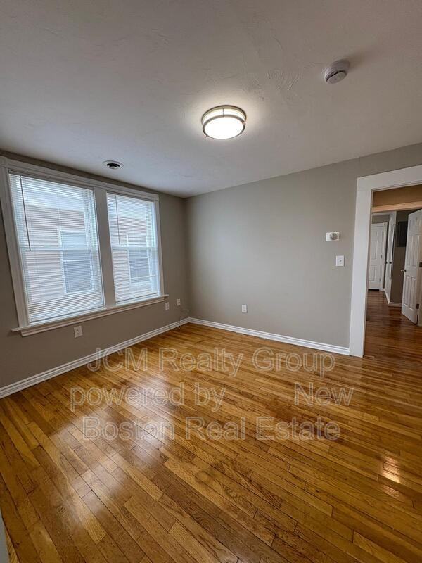38 Neptune St #2R2ndFL - Photo 5 of 11