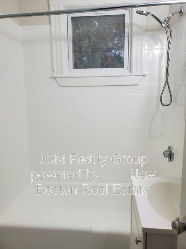 49 Fottler Rd - Photo 4 of 11
