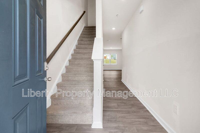 400 Ember St - Photo 3 of 15