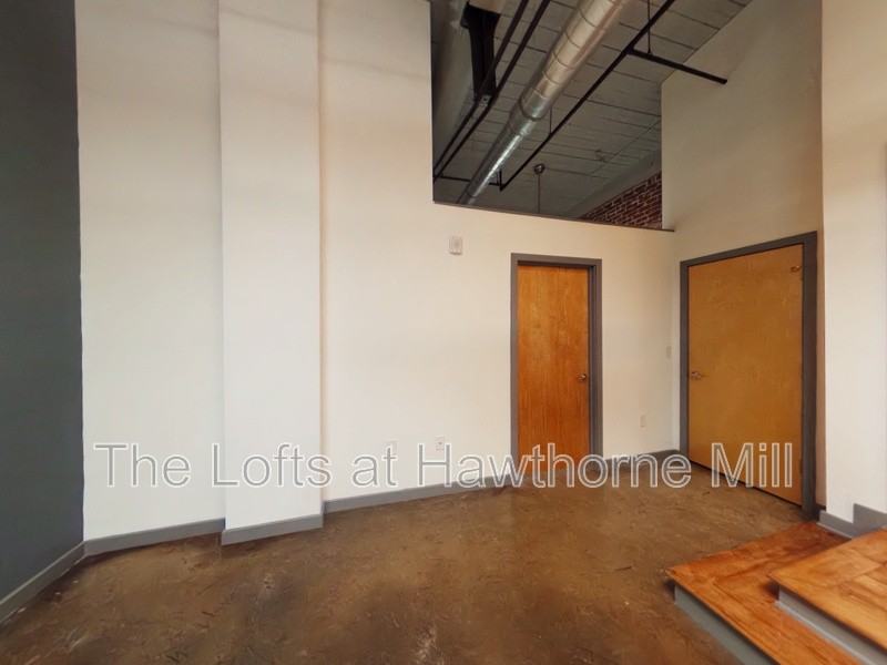 1101 Hawthorne Ln #201 - Photo 2 of 8