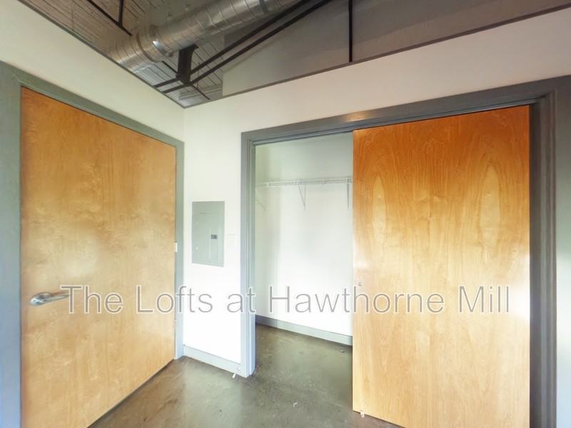 1101 Hawthorne Ln #201 - Photo 5 of 8