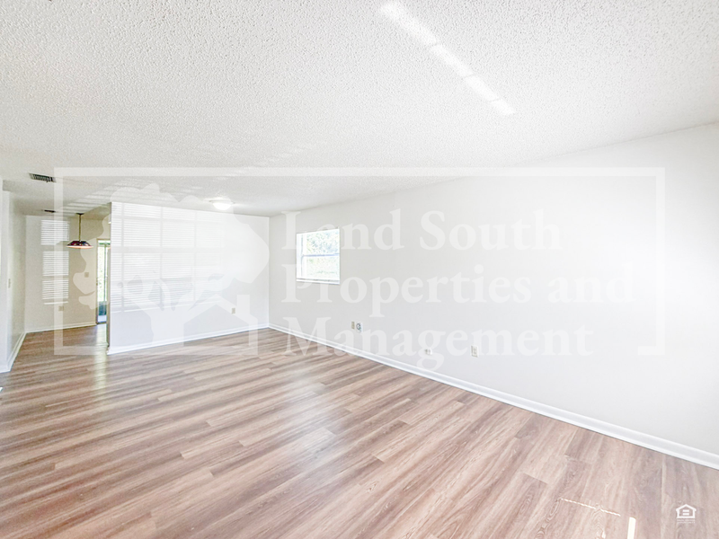4753 Dimbath Dr - Photo 2 of 16