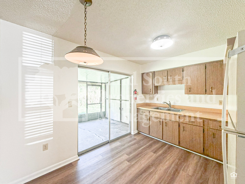 4753 Dimbath Dr - Photo 4 of 16