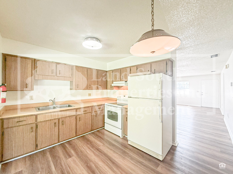 4753 Dimbath Dr - Photo 5 of 16