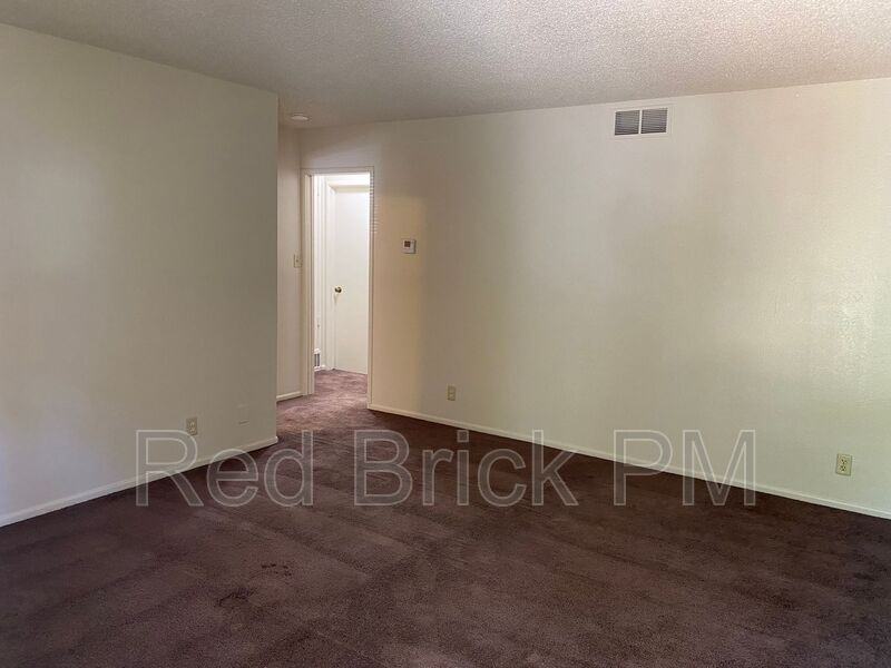 351 W 21st St - Photo 4 of 9