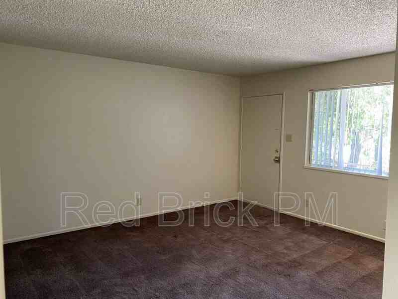 351 W 21st St - Photo 5 of 9