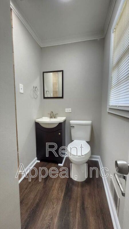 2353 Greenway Dr - Photo 6 of 13