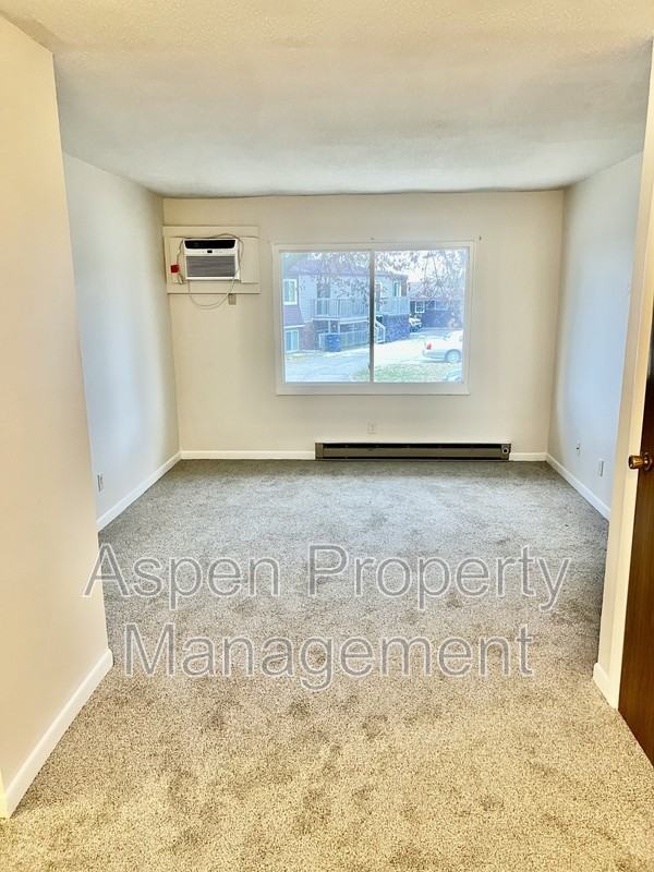 2216 Piper Pl #2 - Photo 2 of 8