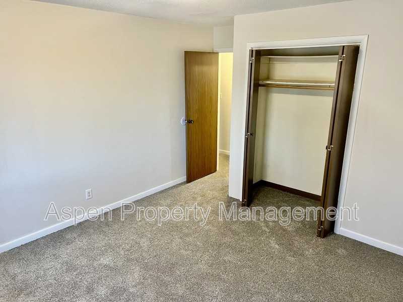 2216 Piper Pl #2 - Photo 7 of 8