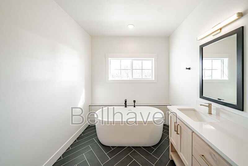 1378 Fremont Ave - Photo 7 of 17