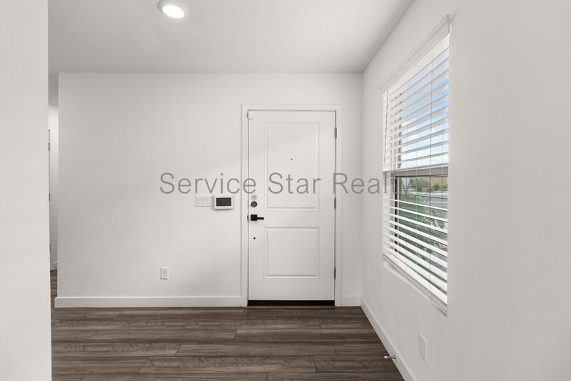 3834 S 84th Ln - Photo 4 of 23