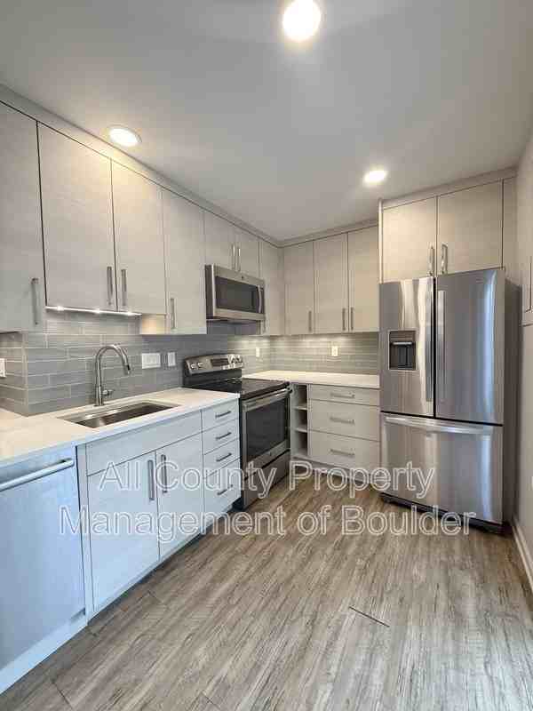 780 W Moorhead Cir #B - Photo 2 of 22