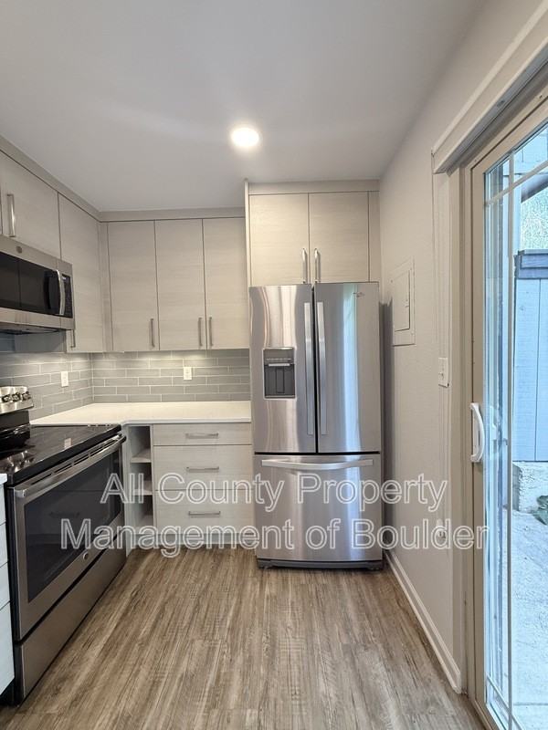 780 W Moorhead Cir #B - Photo 3 of 22