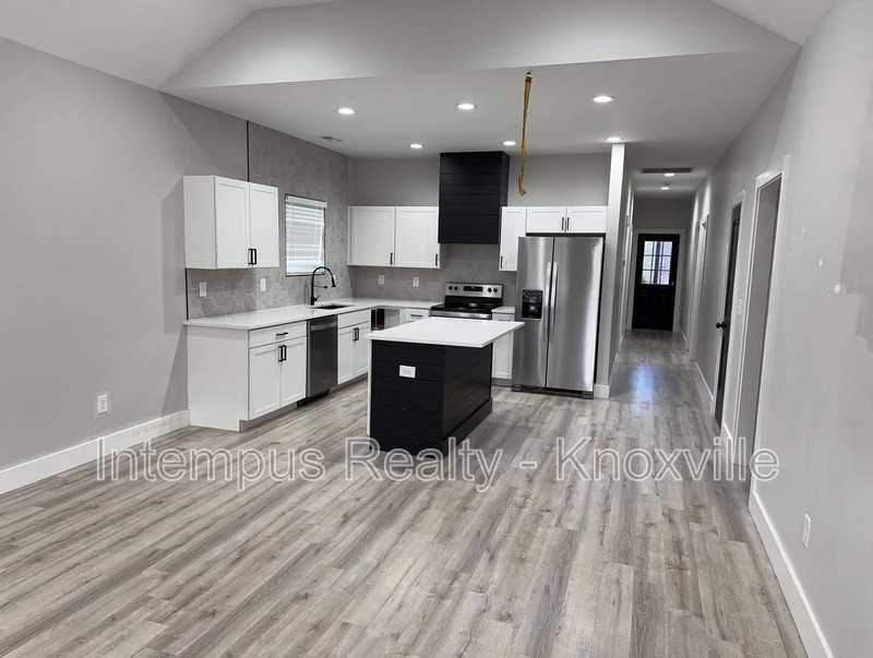 4145 Holston Dr - Photo 2 of 15