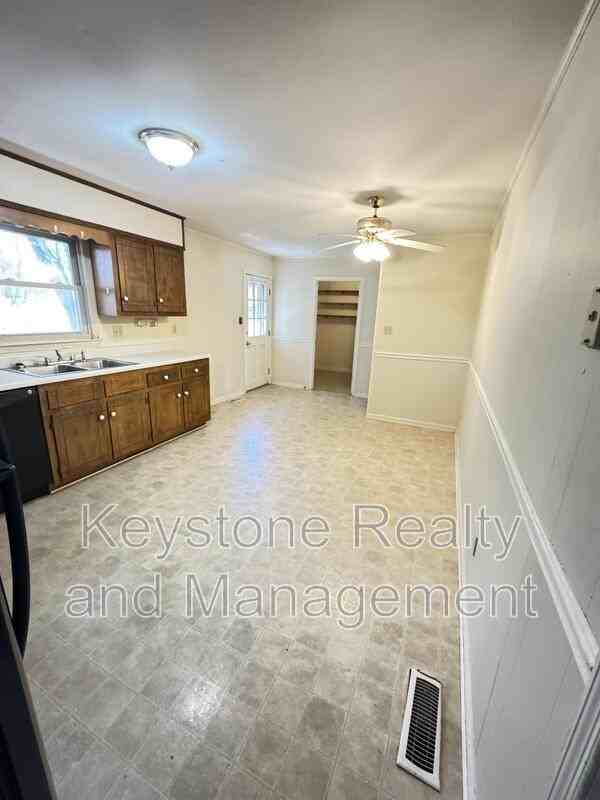 3959 Tanglewood Dr - Photo 4 of 13