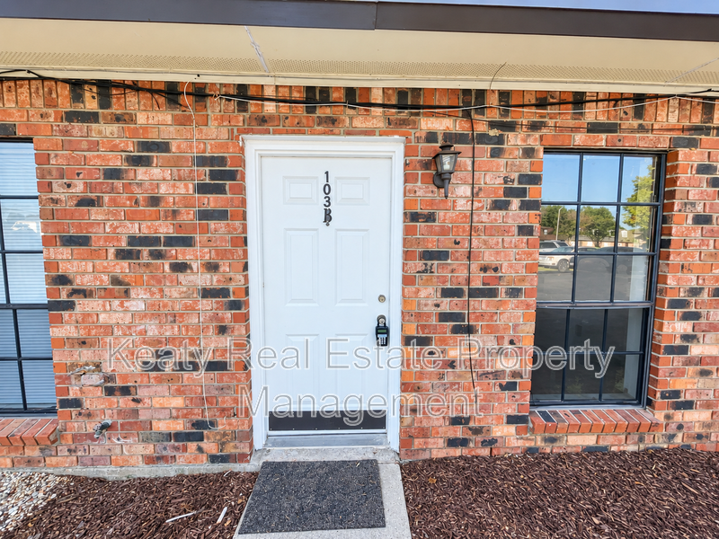 103 Country Ln Apt B - Photo 2 of 15