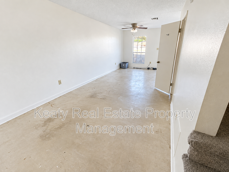 103 Country Ln Apt B - Photo 3 of 15