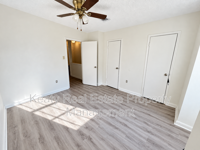 103 Country Ln Apt B - Photo 4 of 15