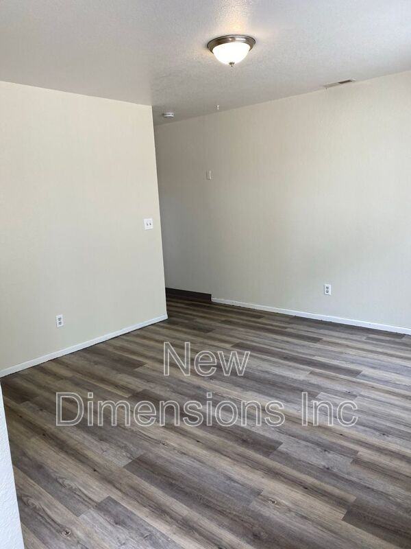 674 Humboldt St - Photo 2 of 13