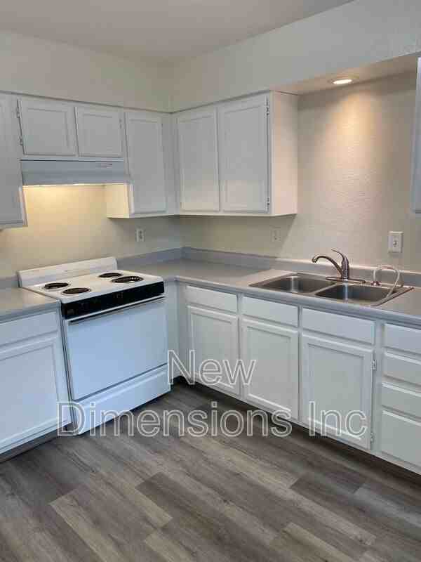 674 Humboldt St - Photo 4 of 13