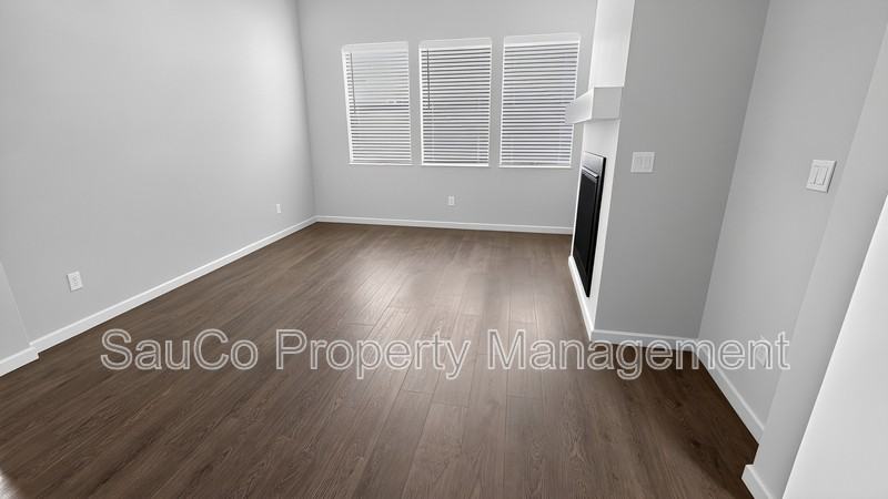30950 Nw Yorkshire St - Photo 2 of 29