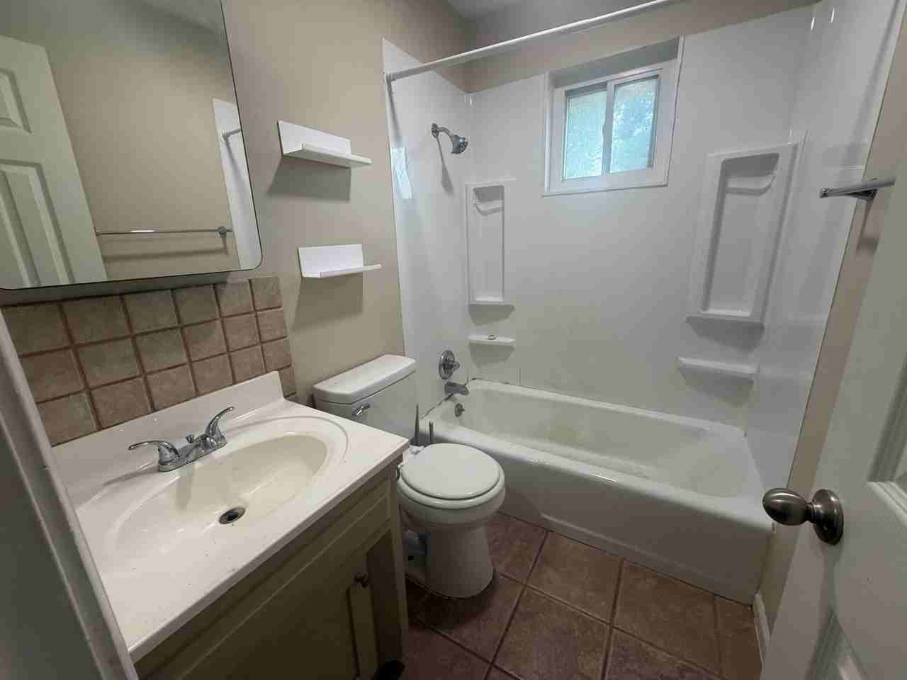 2525 E Heying Dr - Photo 4 of 10