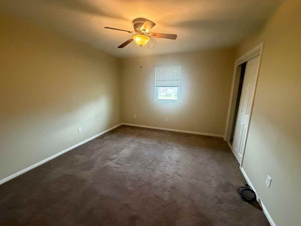 2525 E Heying Dr - Photo 5 of 10
