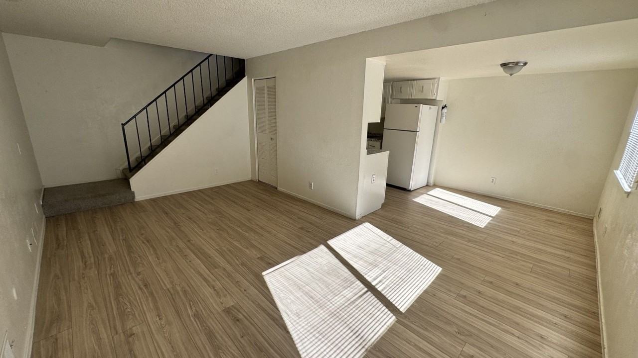 1286 S Uvalda St - Photo 2 of 18