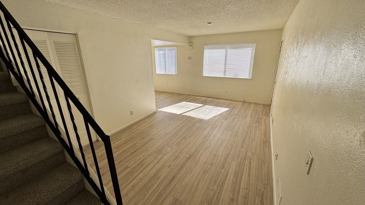1286 S Uvalda St - Photo 3 of 18