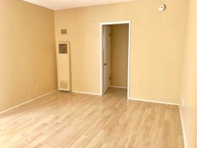 Vintage Apartment in Great Location! A/C, Parking Included, Laundry On - Photo 1 of 1