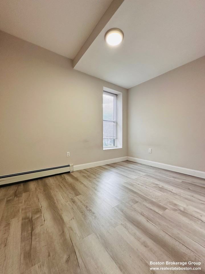 13 Ruggles St #3 - Photo 3 of 6